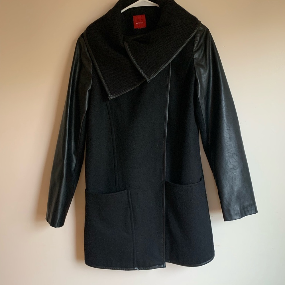 Black wool and faux leather jacket with snap closures (size M/L)